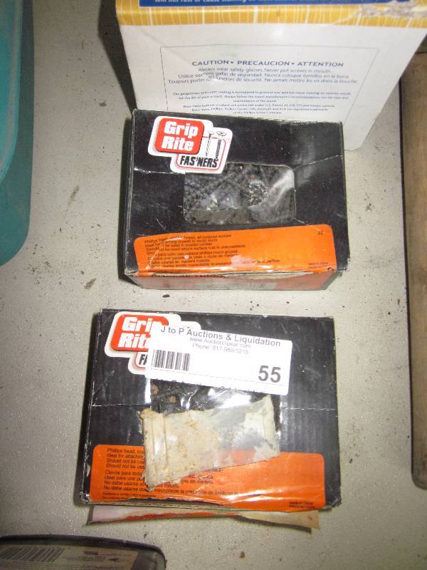 lot 55 image: deck mate screws 8x3 Course thread...
