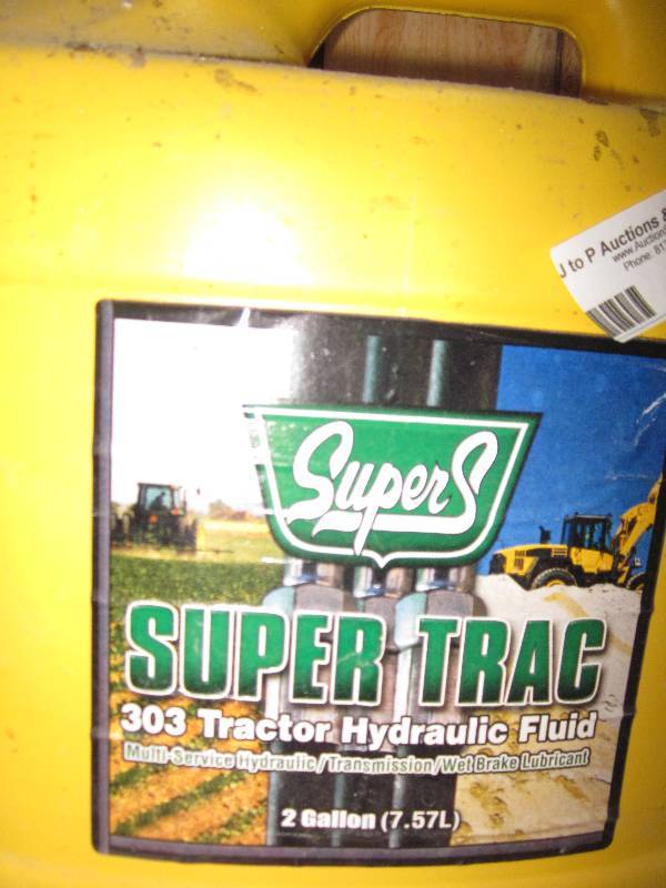 lot 45 image: Super Trac 303 hydraulic fluid 2 ga...