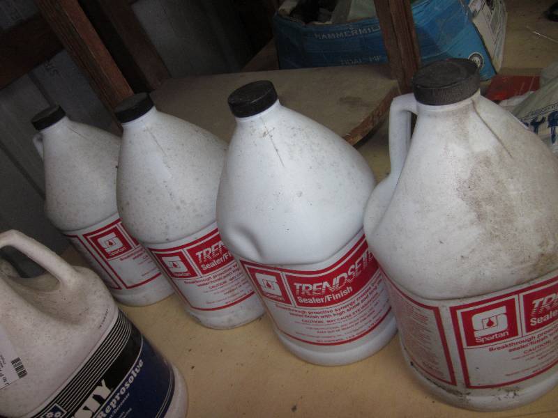 lot 35 image: Trendsetter sealer finish x 4 gallo...