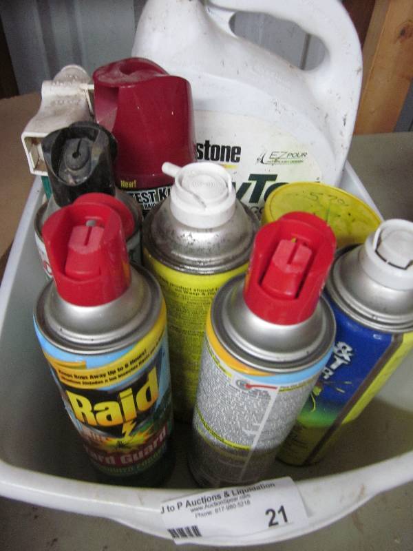 lot 21 image: Yard guard, wasp spray and raid...