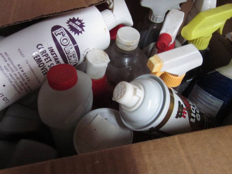 lot 28 image: Cleaning supplies ( CLR and liquid ...