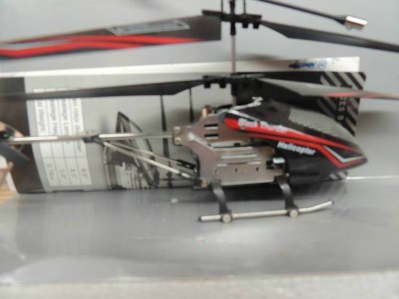 lot 246 image: BLACK THUNDER INFRARED REMOTE CONTROL HELICOPTER NEW