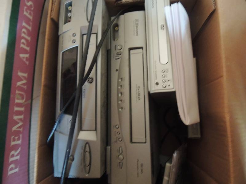 lot 185 image: Magnavox single DVD player and Emer...