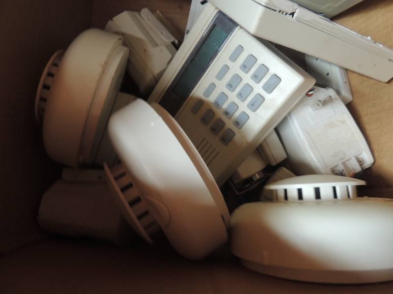 lot 204 image: Home smoke alarms x 9...