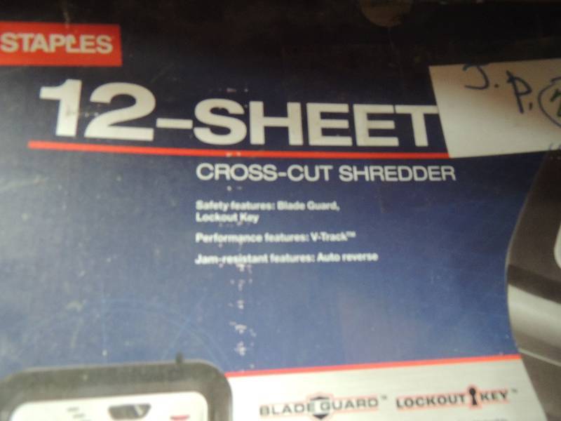 lot 208 image: 12 SHEET PAPER SHREDDER