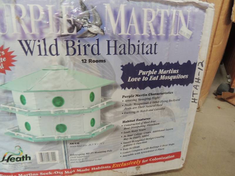 lot 209 image: Purple martin wild bird habitat...