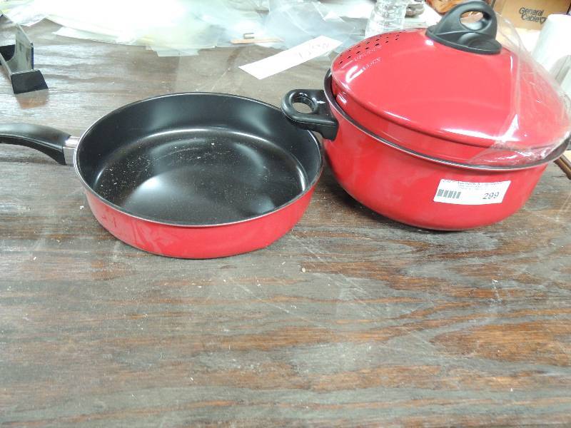 lot 299 image: Red pan x 2 and 1 skillet noodle p...