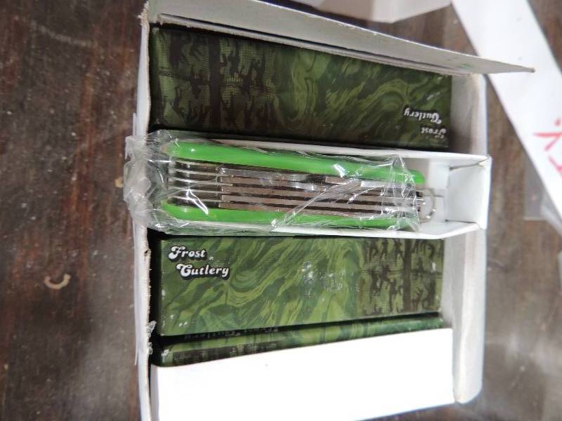 lot 312 image: Knife (s)-Green 15-333G by frost...