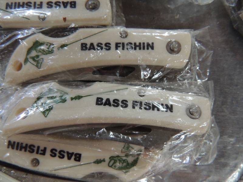 lot 323 image: Frost Knife (s)- Bass Fishing x 11...