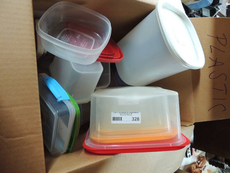 lot 328 image: Tupperware and lids...