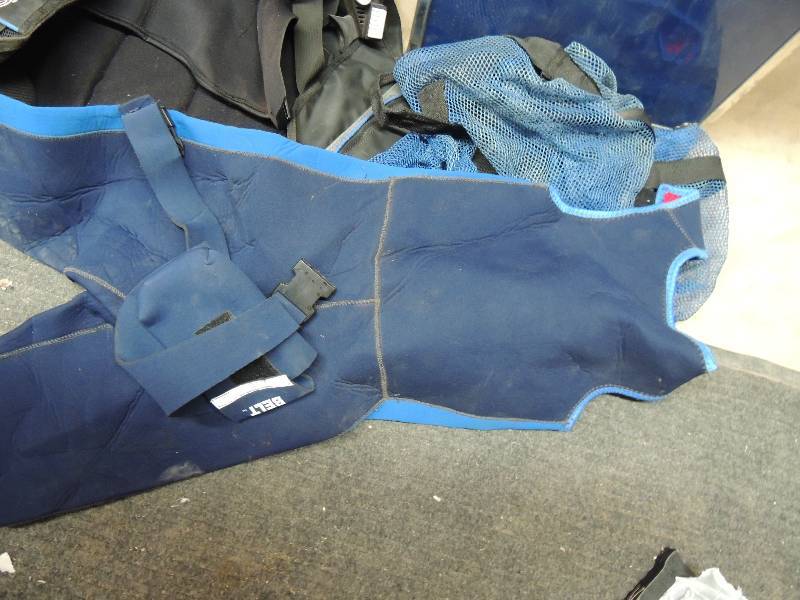 lot 344 image: Scubba pro wet suit by Extream ELLA...