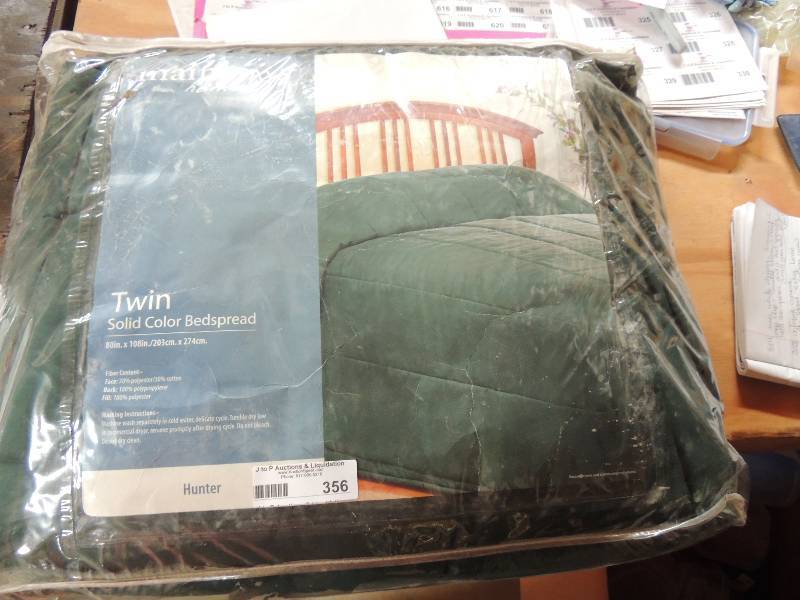 lot 356 image: twin size hunter green bedspread...