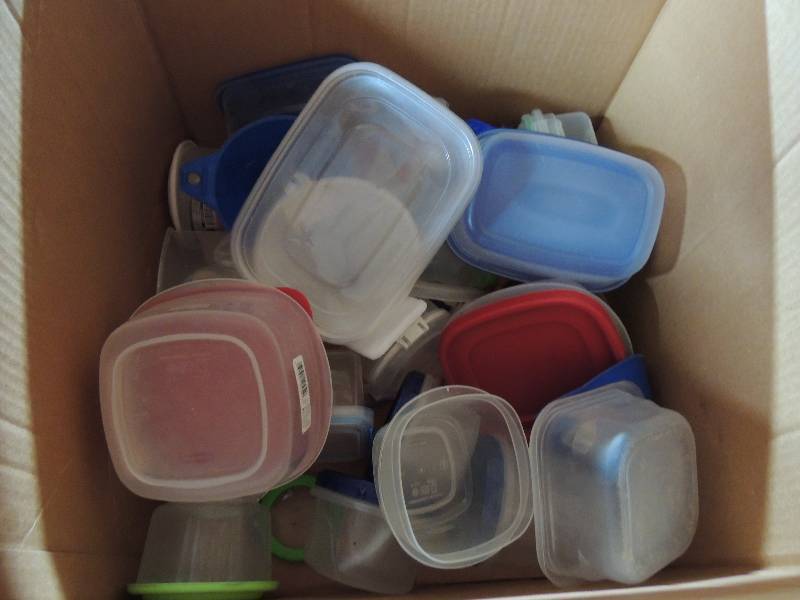 lot 357 image: Tupperware with some lids...