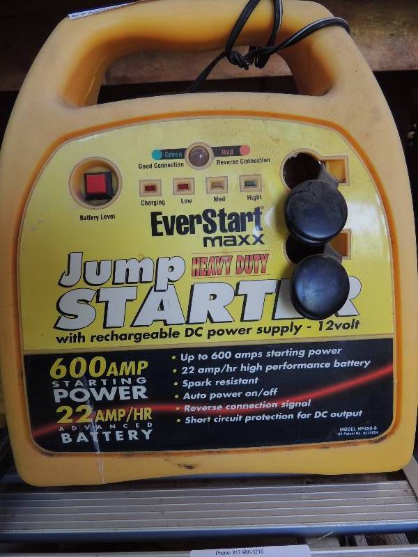 lot 402 image: Everstart battery charger...
