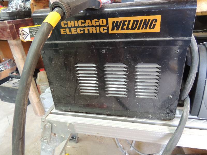 lot 404 image: Chicago welder and flex wire welder...