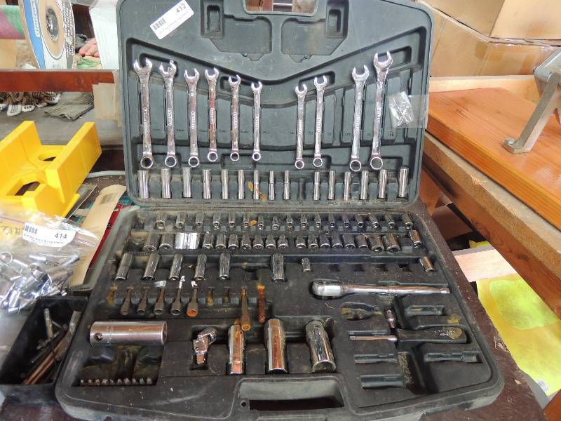 lot 412 image: rachet tool set in black box (like ...
