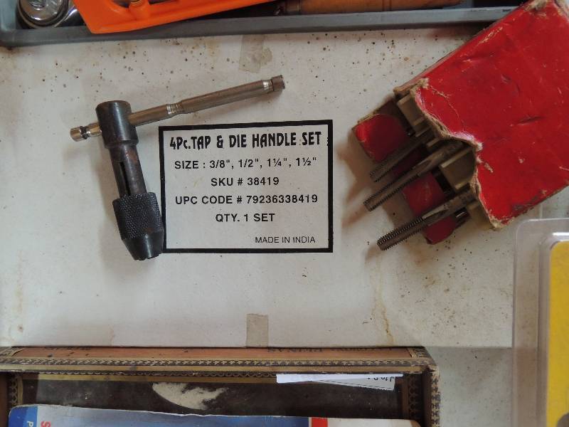 lot 493 image: 4 PC TAP & DIE SET