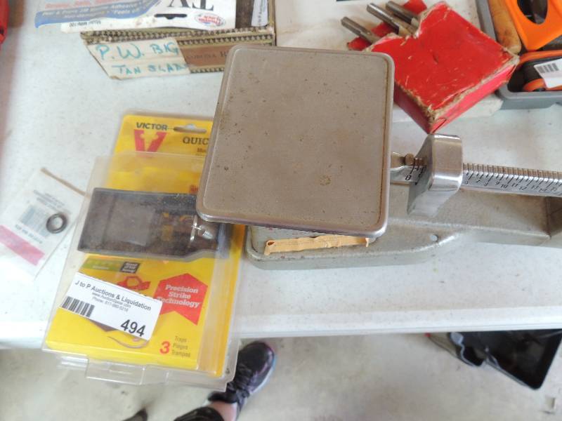 lot 494 image: VICTOR QUICK KILL MICE TRAP...