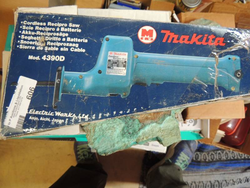 lot 606 image: MAKITITA CORDLESS SAW...