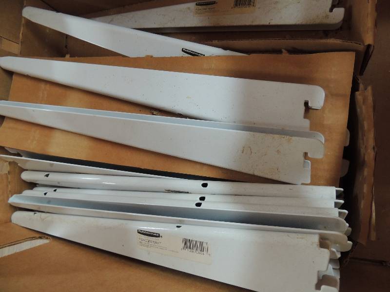 lot 634 image: WALL BRACKETS - 14 INCH  QTY 27...