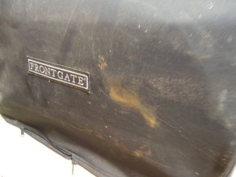 lot 640 image: FRONT GATE BLOWUP BED...