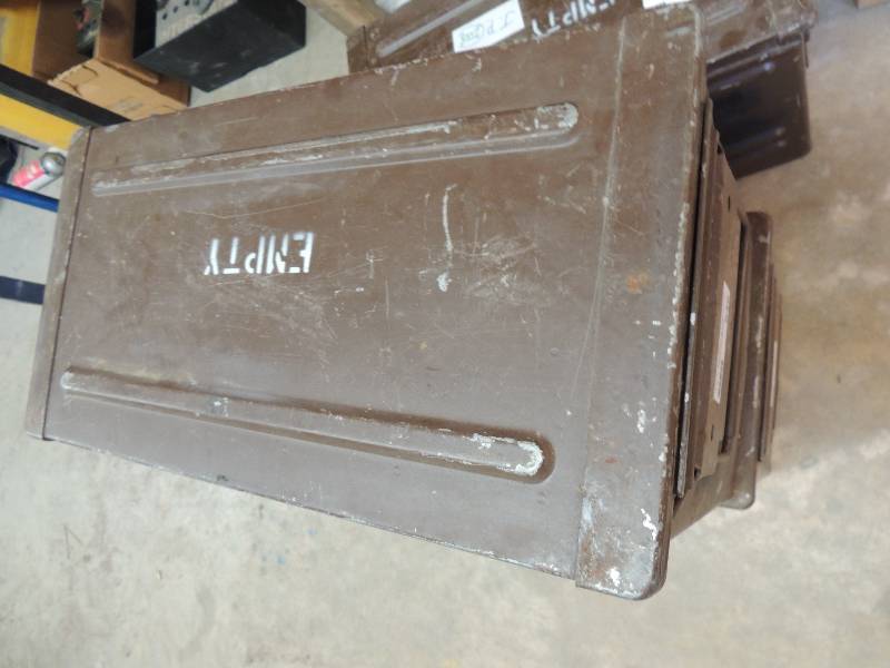 lot 646 image: METAL AMMO BOX