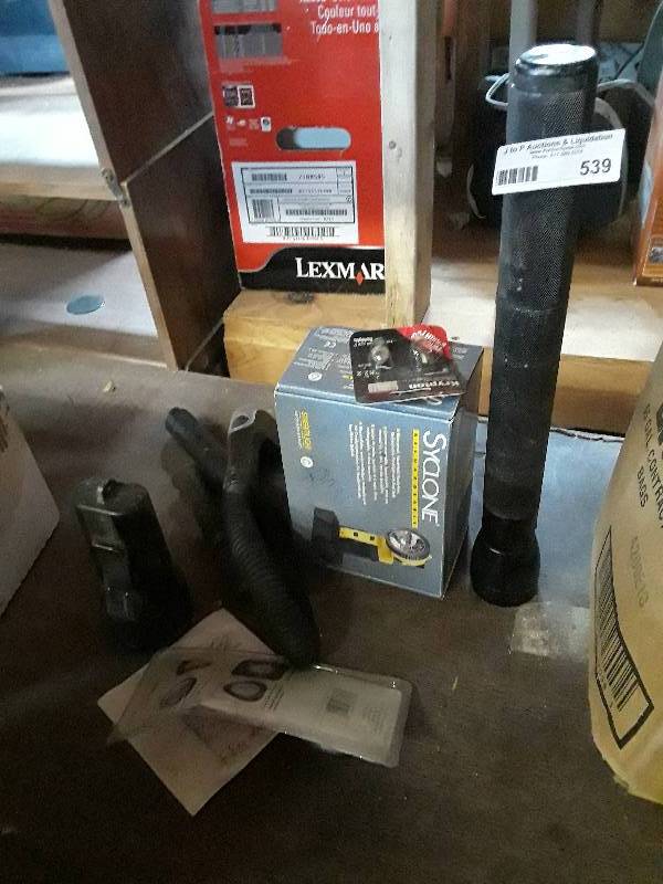 lot 539 image: Flashlights and 2 LED headlights...