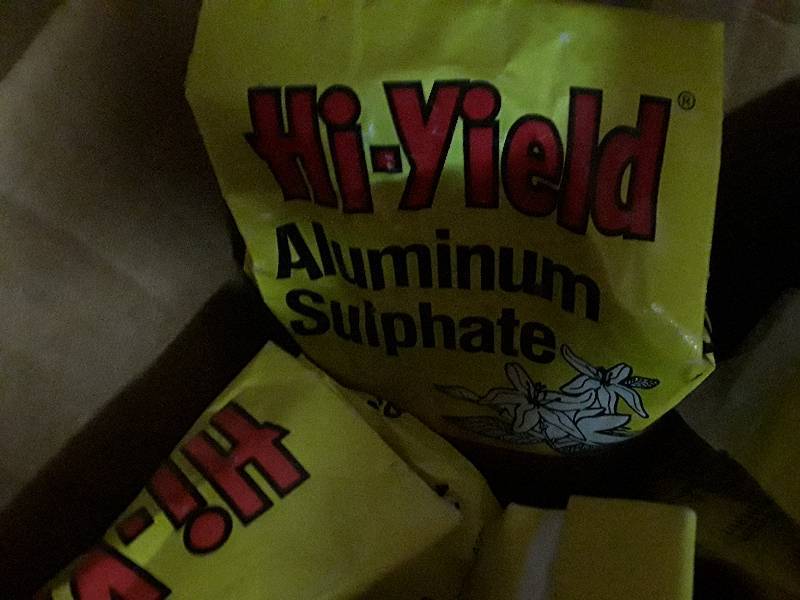 lot 540 image: 4 bags of bonemeal for flowers...