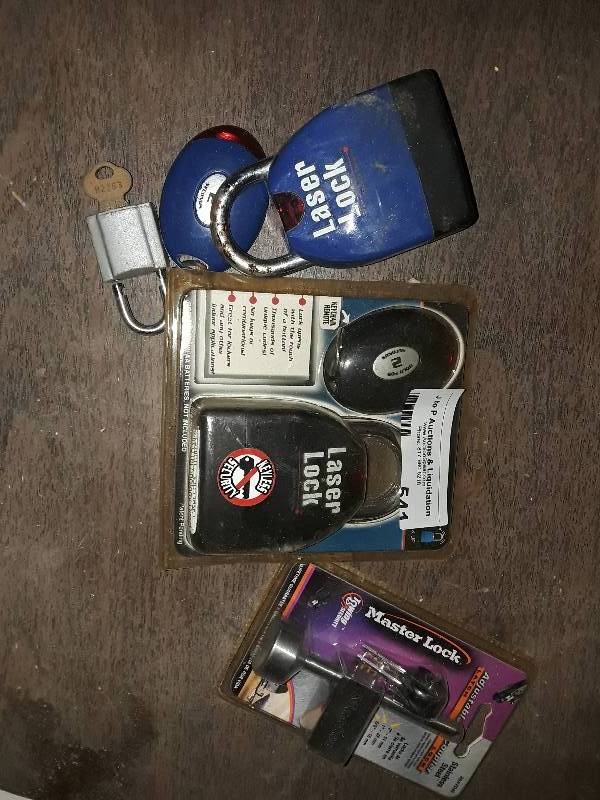 lot 541 image: 4 locks for sheds...