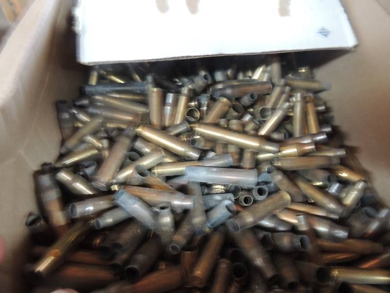 lot 904 image: Mixed brass shell casing (in a  box...