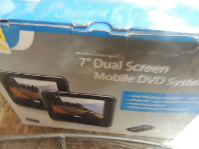 lot 914 image: RCA 7 MOBILE DVD SYSTEM