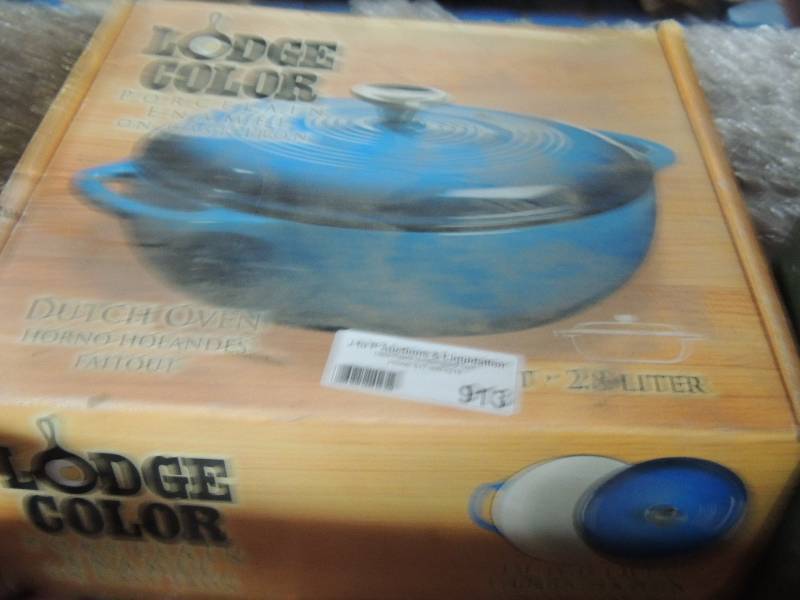 lot 913 image: Lodge color porcelain enamel cast iron 2.5 QT ROASTER - BLUE  NEW