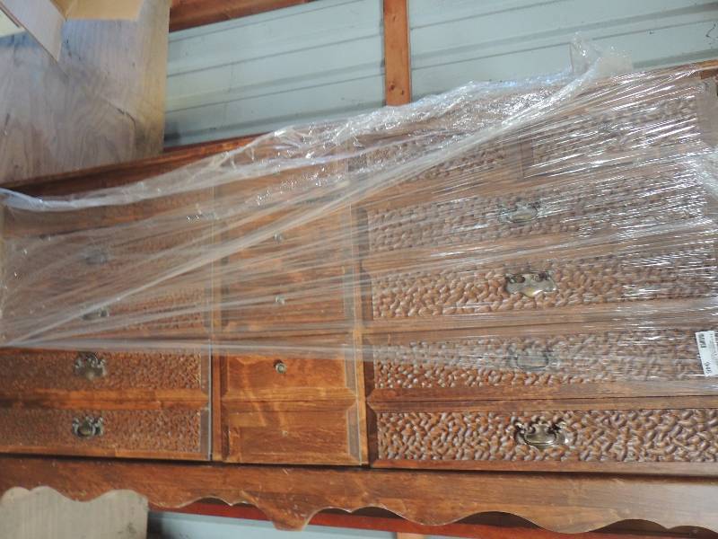 lot 946 image: Wooden dresser - 9 drawers - ...