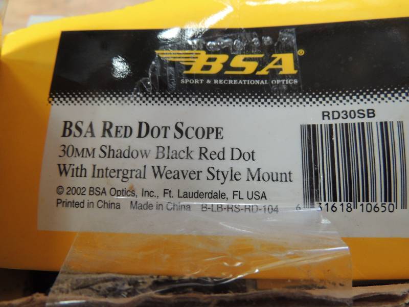 lot 979 image: Red Dot site 30mm  NIB...