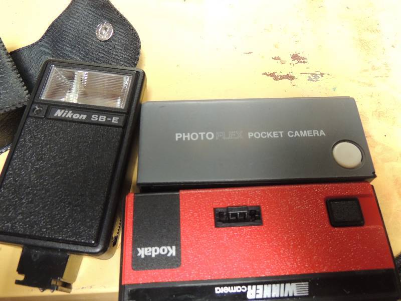lot 826 image: Photoflex pocket camera, Kodak Wint...