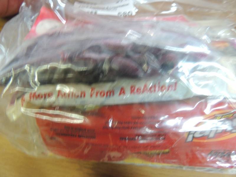 lot 580 image: 10 new bags of worms...