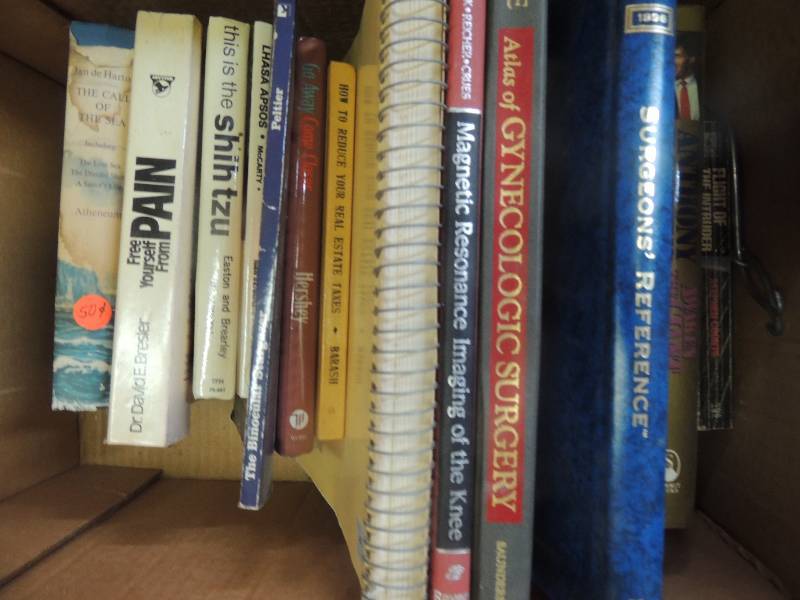 lot 597 image: 15 Surgeon reference books...