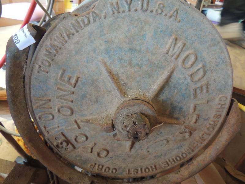 lot 609 image: BIG HOIST - (BRING HELP TO LOAD)...