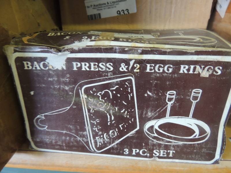 lot 954 image: 3 pc set -  bacon press with 2 egg ...