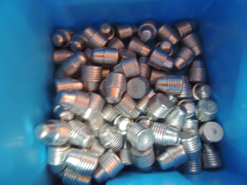 lot 1016 image: 40 cal S&W lead  200 count...
