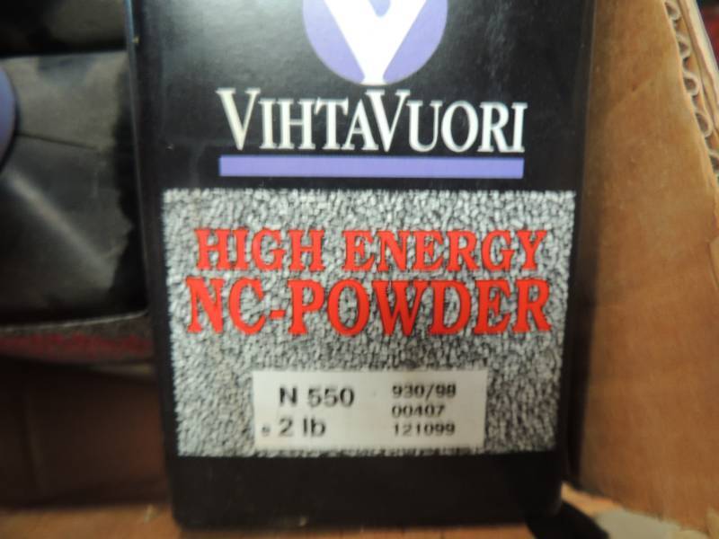 lot 967 image: Hodgdon #4227, Varget rifle powder ...