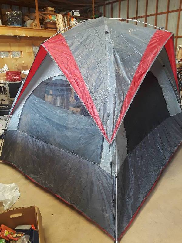 lot 798 image: Chisolm Trail tent  2 sleeper...