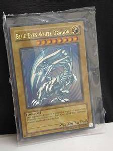 lot 32 image: Rare Card Blue Eyes White Dragon