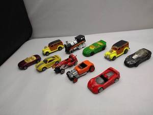 lot 14 image: 10 Hot Wheels