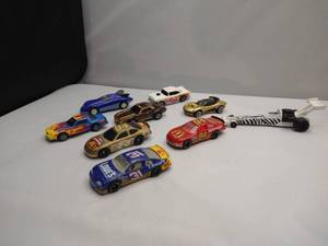lot 12 image: Nine Hot Wheels