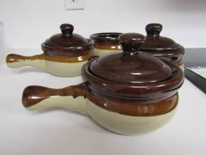 lot 60 image: handled soup bowls with lids, brown clay qty 4
