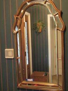 lot 117 image: Gold framed wall mirror, 4325