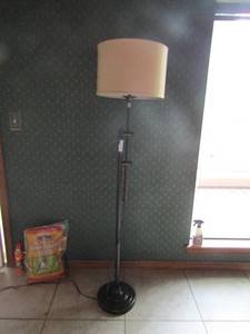 lot 119 image: Floor lamp  65 tall