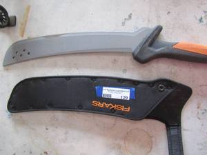 lot 129 image: Fiskars machete
