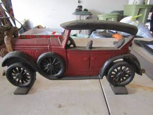 lot 130 image: metal dcor car